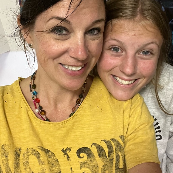 Meet your Posher! - Picture 5 of 7